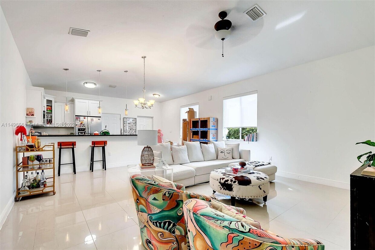 Foto del edificio - 835 NW 1st Ave