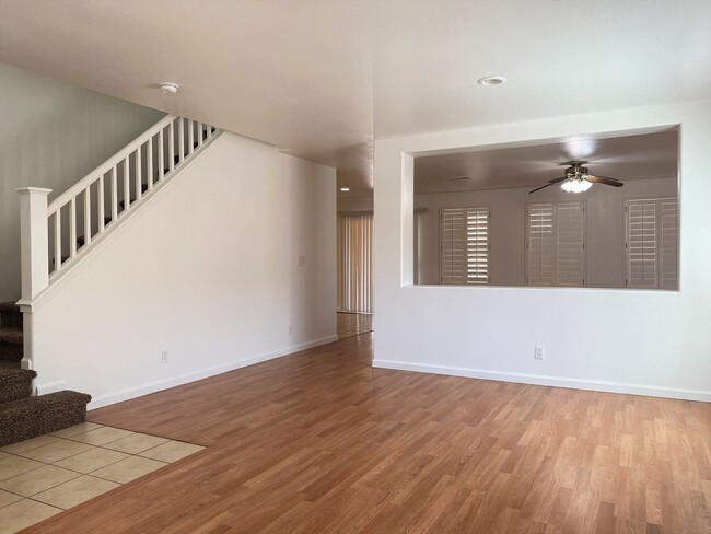 Building Photo - Move in special! Half off 1st month's rent...