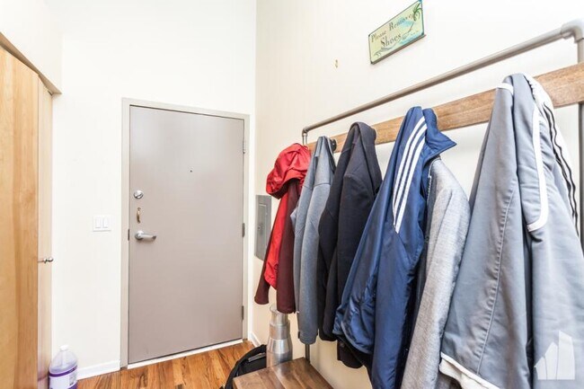 Foto del edificio - 1 bedroom in Chicago IL 60612