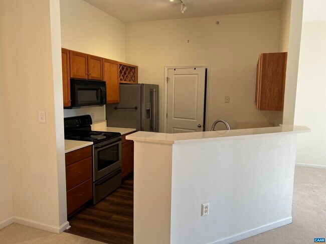Building Photo - 760 Walker Square