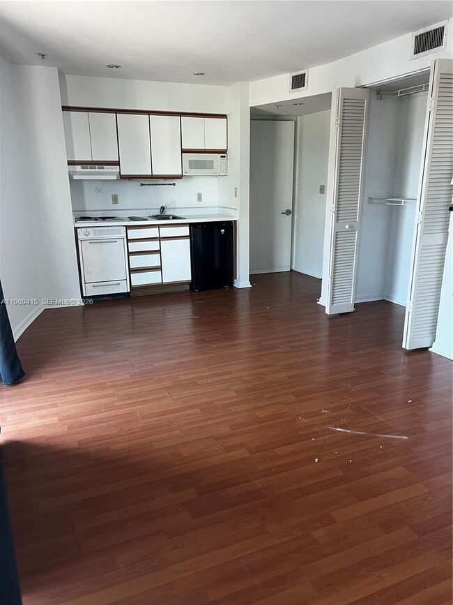 Building Photo - 5705 SW 72nd St