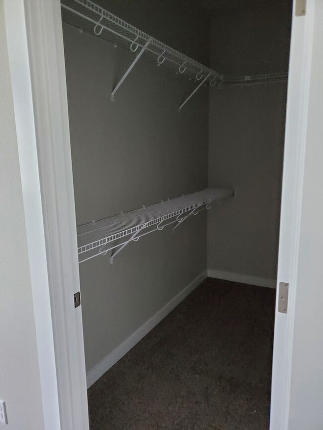 Foto del edificio - All Appliances, Garage & Fenced Yard