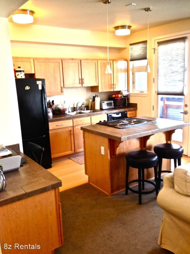 Foto del edificio - 2 br, 2.5 bath House - 2870 E. College Ave...