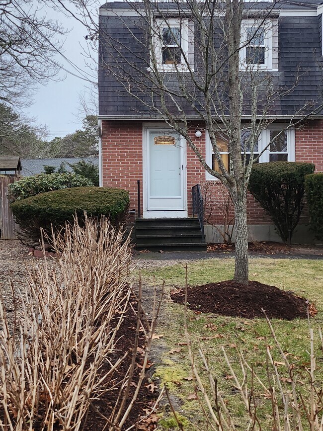 Front entrance - 17 Melville Rd
