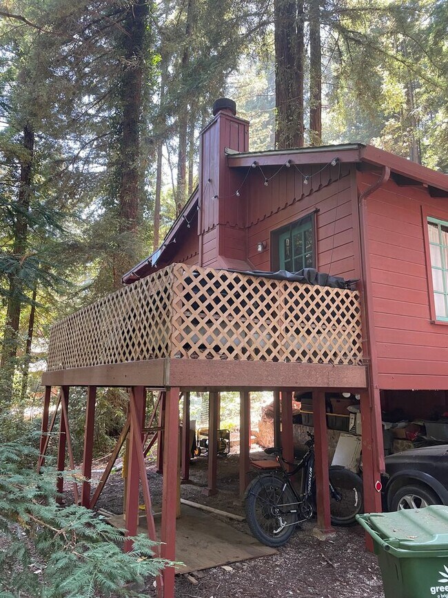 Foto del edificio - Serene mountain setting in Felton