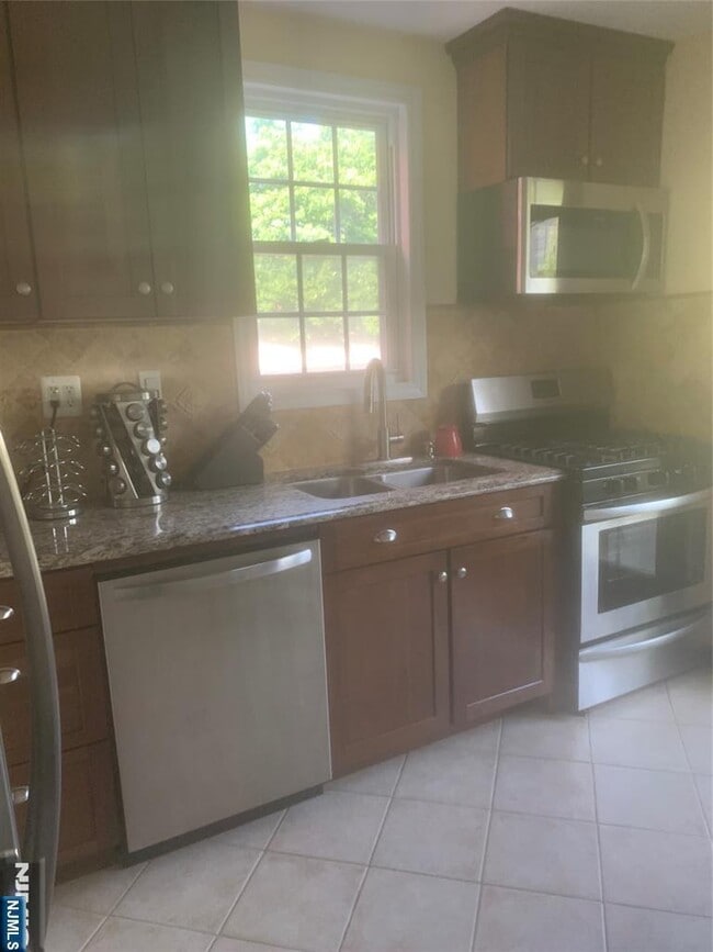 Foto del edificio - 148 Nesbit St