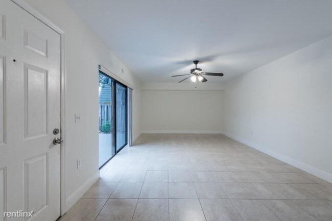 Building Photo - 2 br, 2.5 bath Townhome - 4519 45th Way