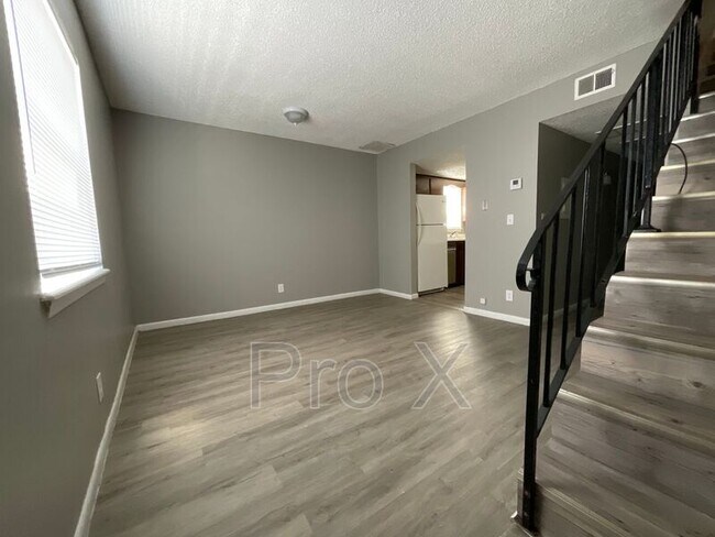 Foto del edificio - 2027-2037 S River St