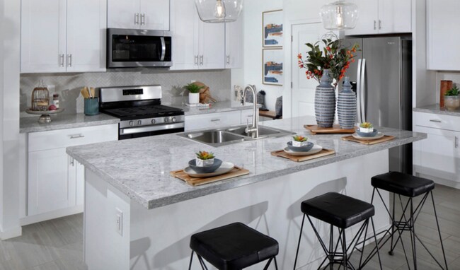 Building Photo - Gorgeous New 3 Bed/2 Bath 1-Story Spanish-Style, Energy-Efficient Home. Built in 2022!