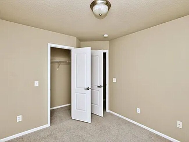 Foto del edificio - West Des Moines 3 bedroom 2.5 bathroom Townhome for rent!