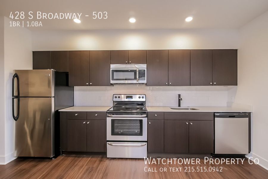 Foto principal - Available 1/1/2023 - Stunning 1 bedroom wi...