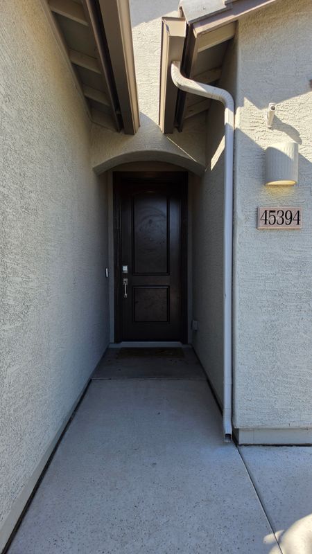 Building Photo - 45394 W Norris Rd