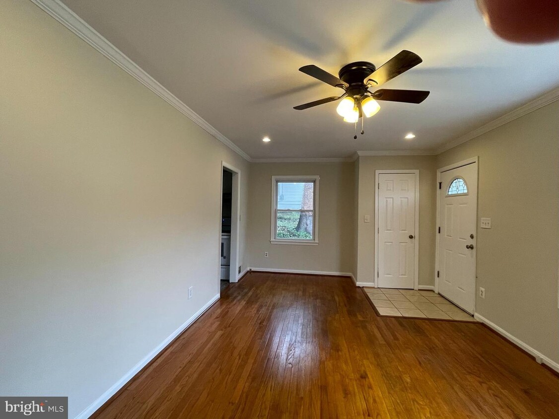 Foto principal - 21673 Enterprise Rd