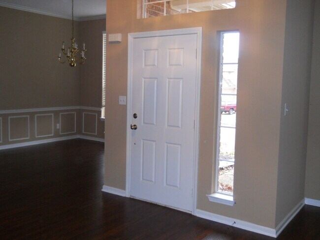 Foto del edificio - Beautiful 5br/3ba Arlington home with lots of upgrades! Pets are owner approval, fees apply. Carp...