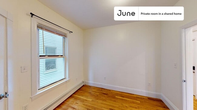 Foto del edificio - Room in Shared 3 bed/1 bath home