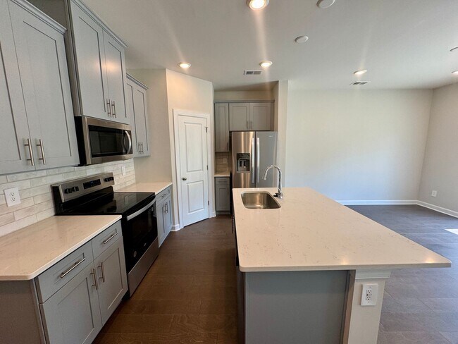 Foto del edificio - 3BR/2.5BA Townhouse in Monroe