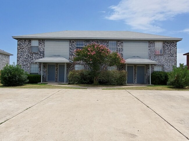Building Photo - 4506 Deek Dr