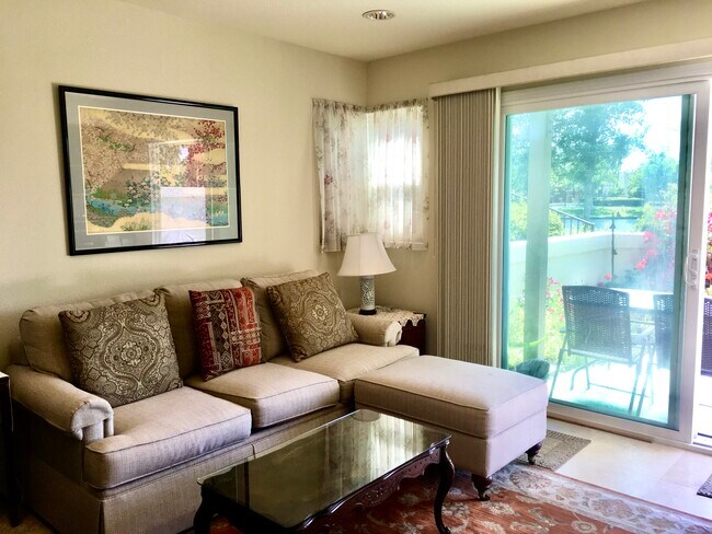 Building Photo - 49 Brisa Del Lago