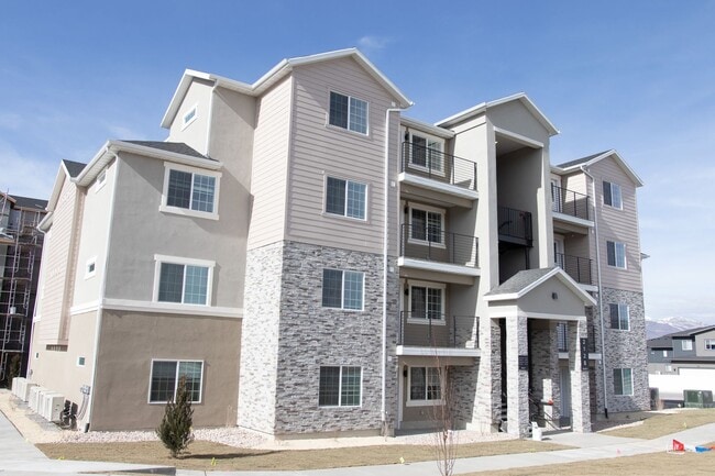 Building Photo - Old Mill Village in Heber