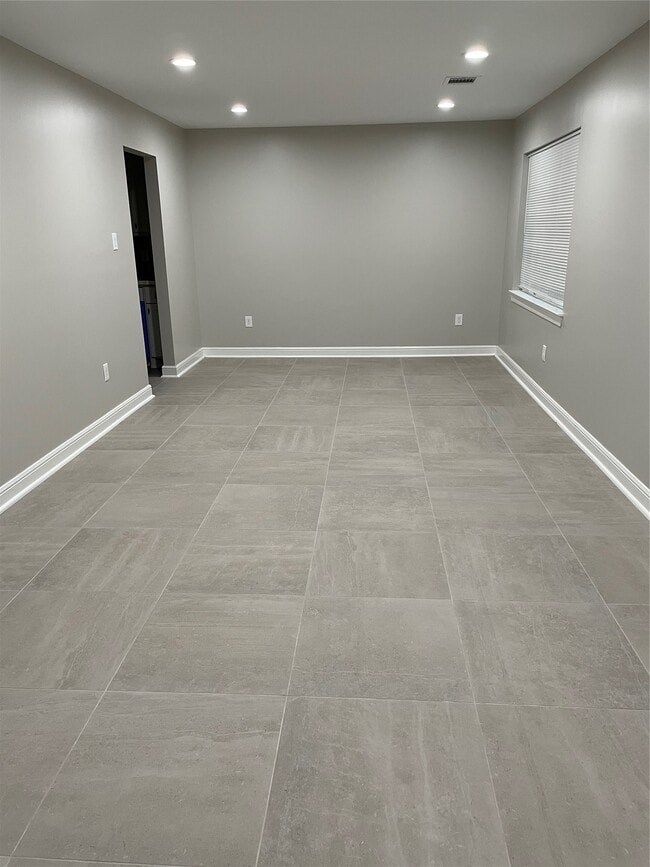 Foto del edificio - 2706 Wilshire Cir