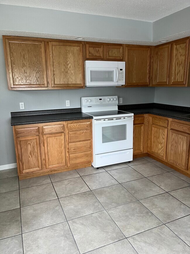 Kitchen - 121 Porter St