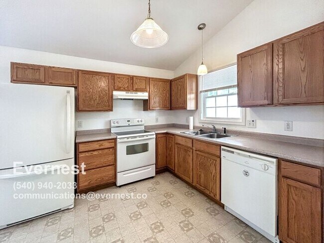 Foto del edificio - 3-Bedroom, 2-Bathroom Home in Convenient L...