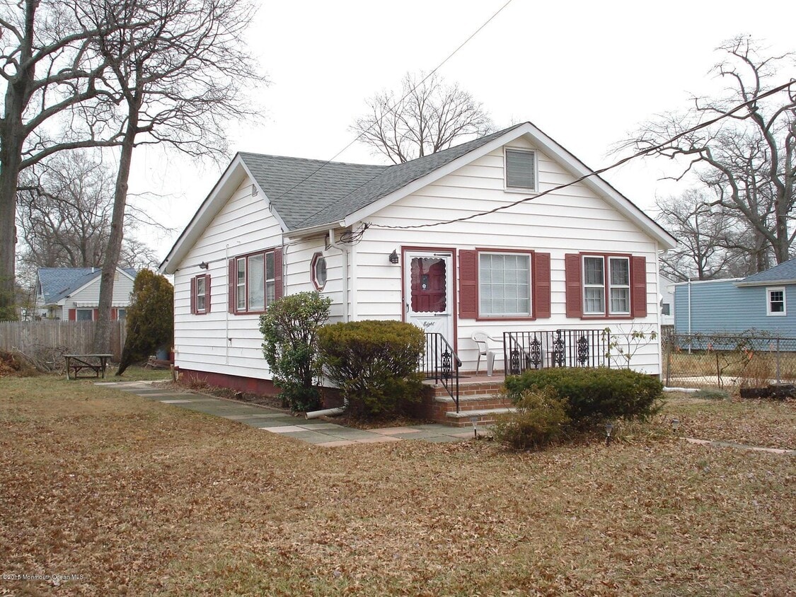 8 Beechwood Ave, Keansburg, NJ 07734 House Rental in Keansburg, NJ