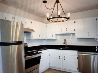 Kitchen - 10 Main St
