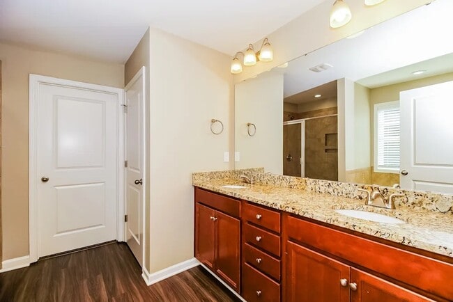Building Photo - 7803 Sawgrass Ln