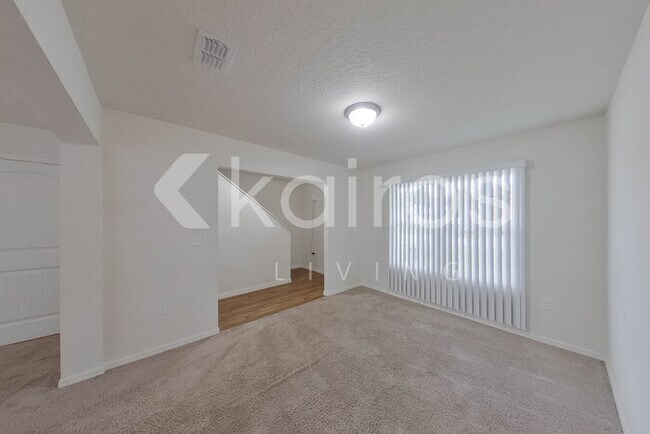 Foto del edificio - 94 Rolling Sands Dr