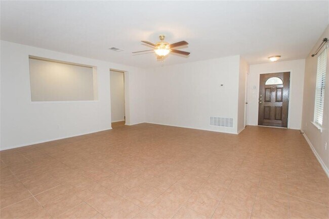 Building Photo - 505 Paseo Grand Dr