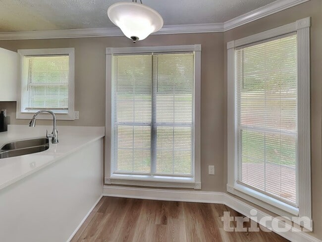 Building Photo - 3520 Willow Tree Cir