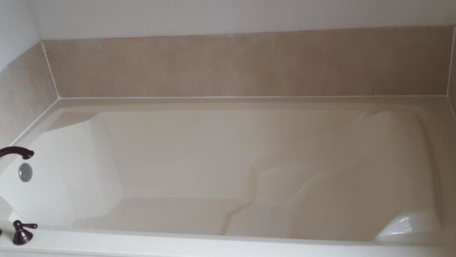 Foto del edificio - 6647 Greengrove Blvd.