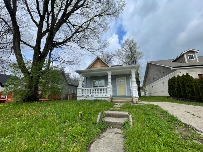 Photo - 1138 W 30th St House