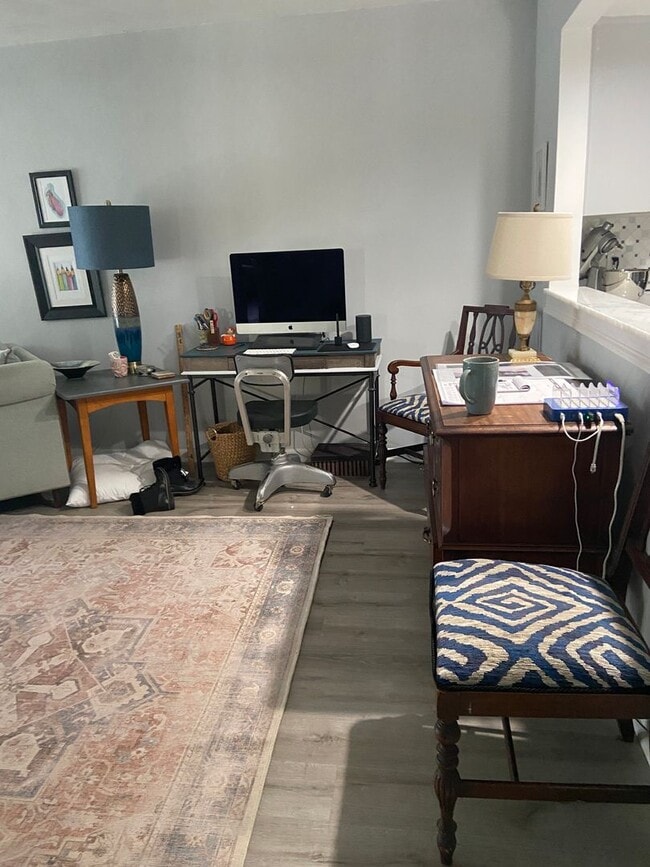 Building Photo - Charming 2 Bedroom 2 Bathroom Condo Locate...