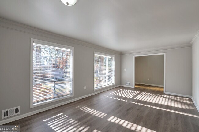 Foto del edificio - 1870 Sandgate Cir SW