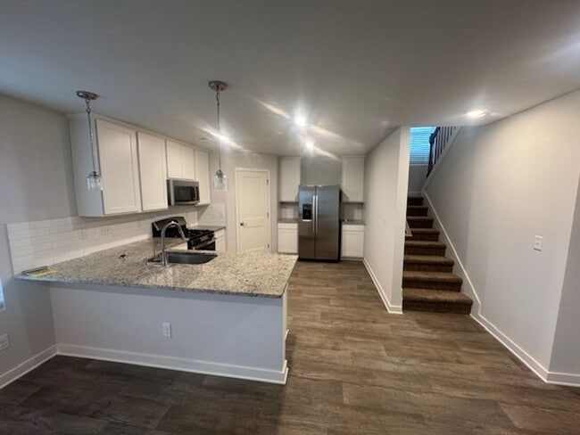 Building Photo - 705 Windstream Dr