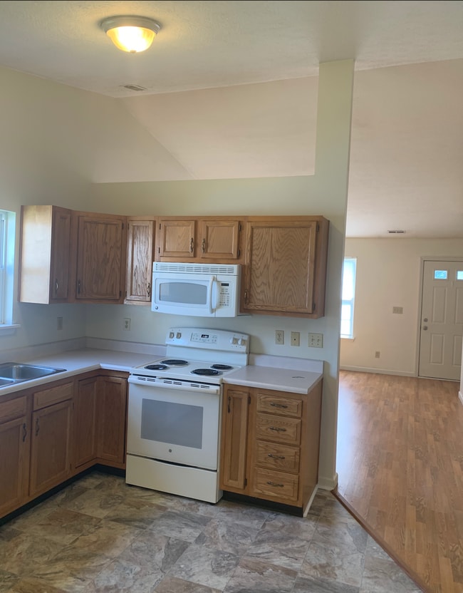 Building Photo - 1319 Tedlee Dr