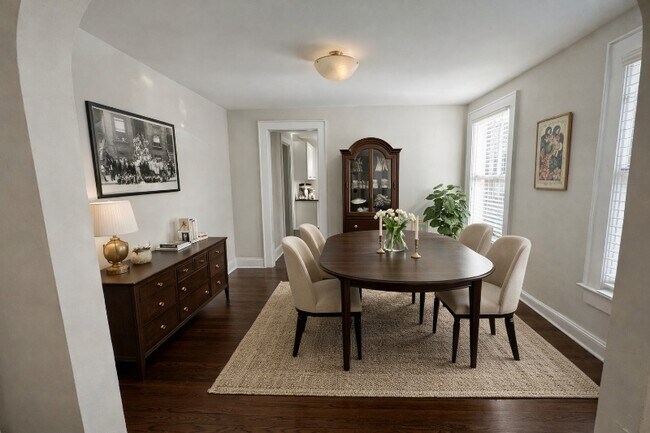 Foto del edificio - 1433 N Highland Ave NE