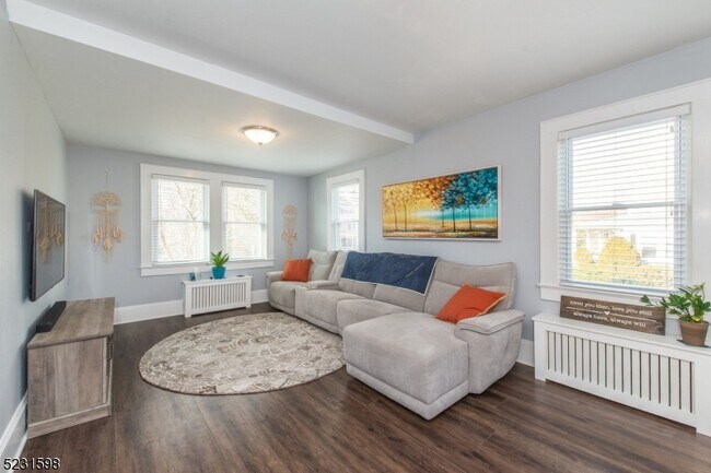 Building Photo - 38 Park Ave