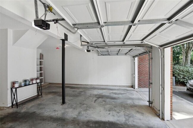 Foto del edificio - 206 Spring Heights Ln