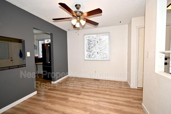 Building Photo - 2943 Langley Crescent