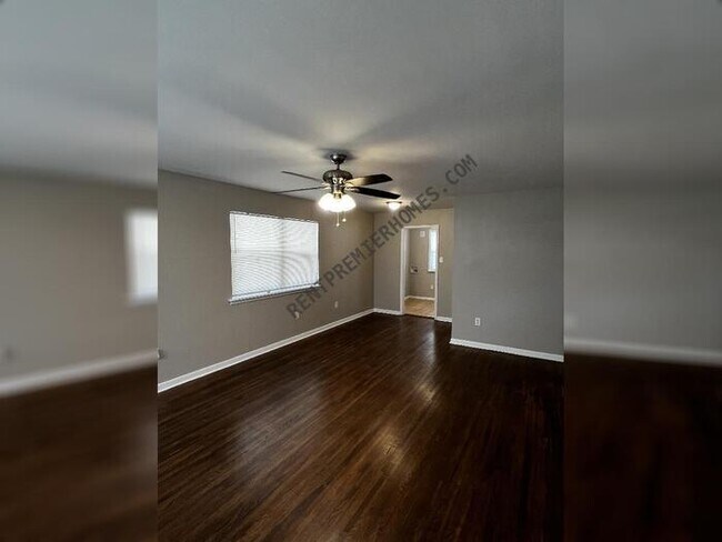 Foto del edificio - 4017 Mellene Dr