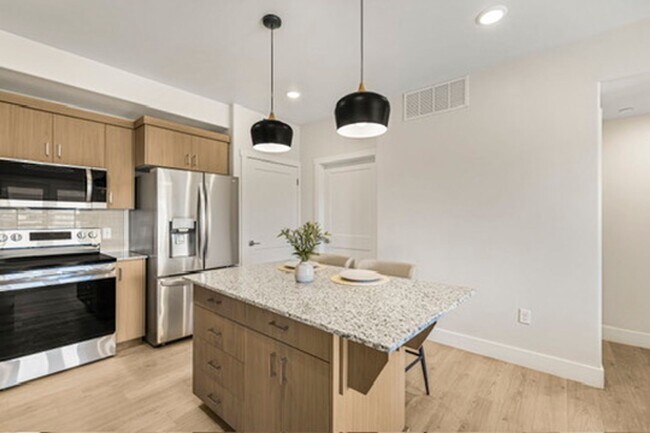 Building Photo - 1522 Quail Dr