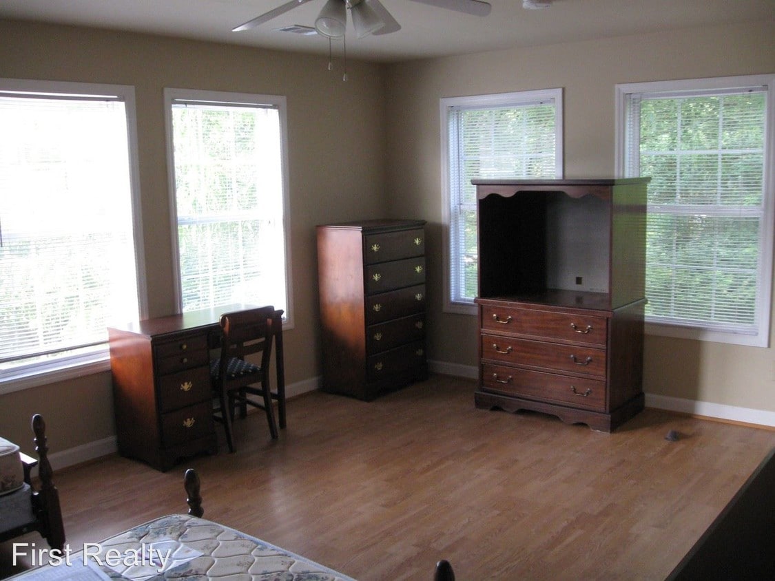 Primary Photo - 1 br, 1 bath Apartment - 428 E. Magnolia Ave.