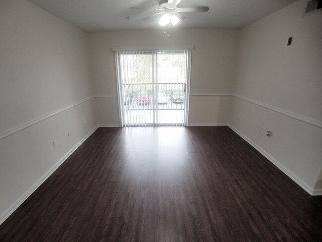 Photo - Gorgeous 2/2 Wood Floors Condo For Rent @ ...