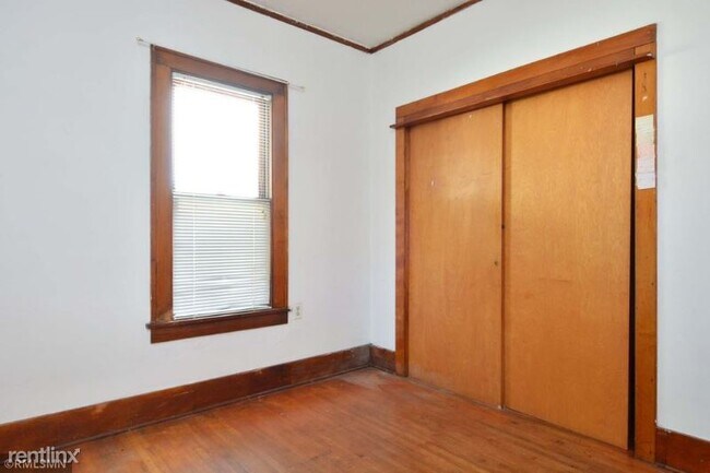 Building Photo - 4 br, 1 bath House - 1558 Hillside Ave N