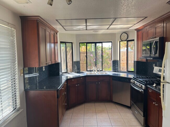 Foto del edificio - 6033 Mount Hamilton Ct