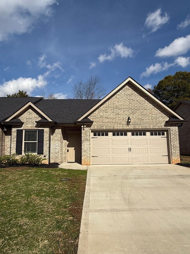 Photo - Knoxville 37912 - 2 bedroom 2 bath condo -...