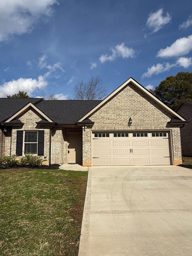 Foto del edificio - Knoxville 37912 - 2 bedroom 2 bath condo -...